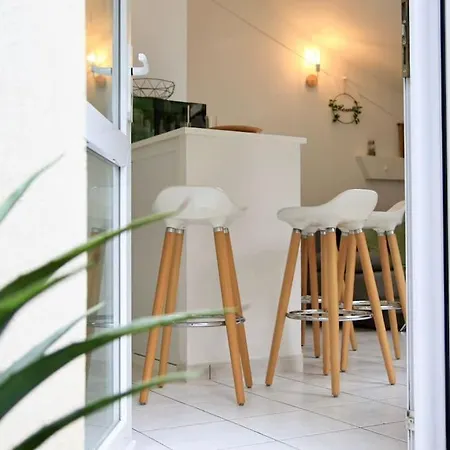 Apartment Eden, Au Dans La Cite Thermale ! *