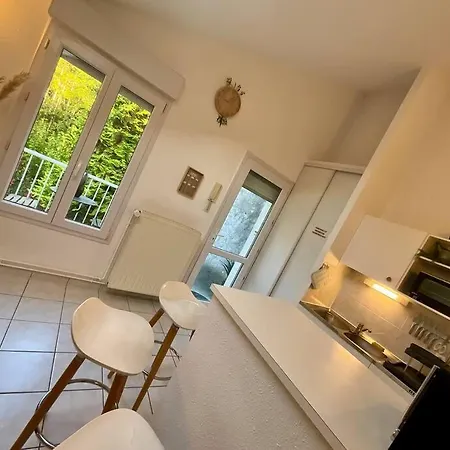Eden, Au Dans La Cite Thermale ! Apartment *