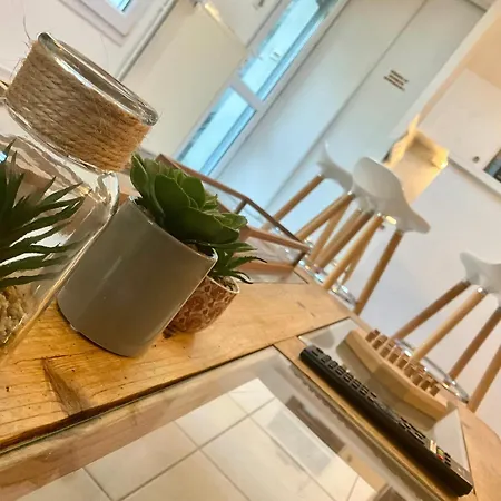 Eden, Au Dans La Cite Thermale ! * Contrexéville