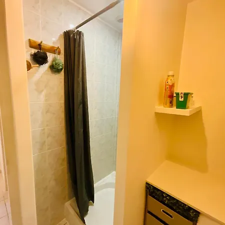 Apartman Eden, Au Dans La Cite Thermale ! *