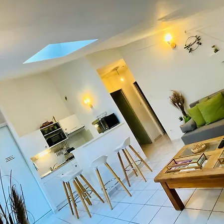 Eden, Au Dans La Cite Thermale ! 콘트렉스빌