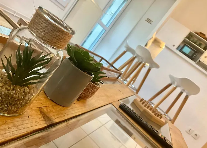 Eden, Au Dans La Cite Thermale ! * Contrexéville